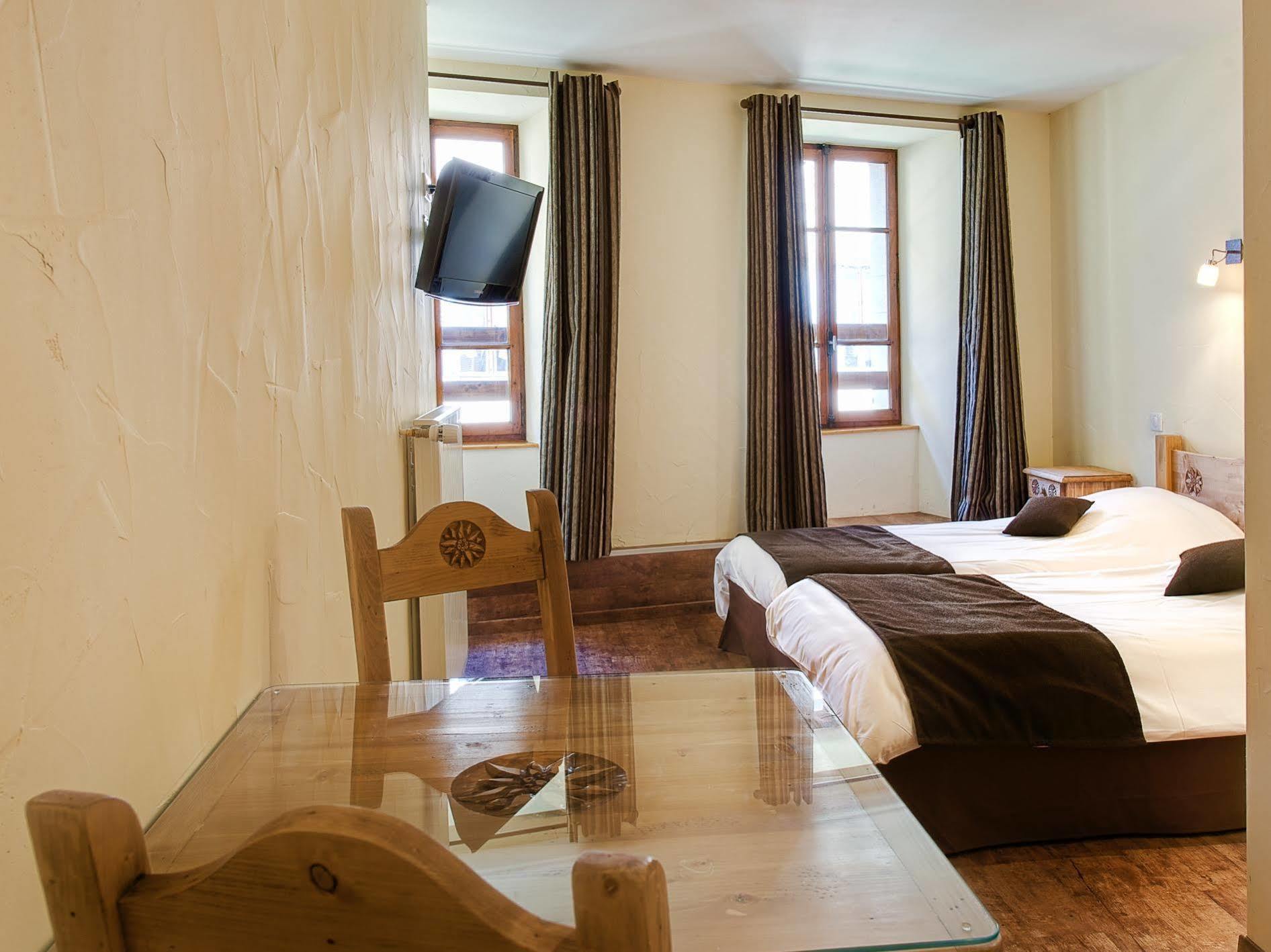 Hotel Du Commerce Тон Екстер'єр фото