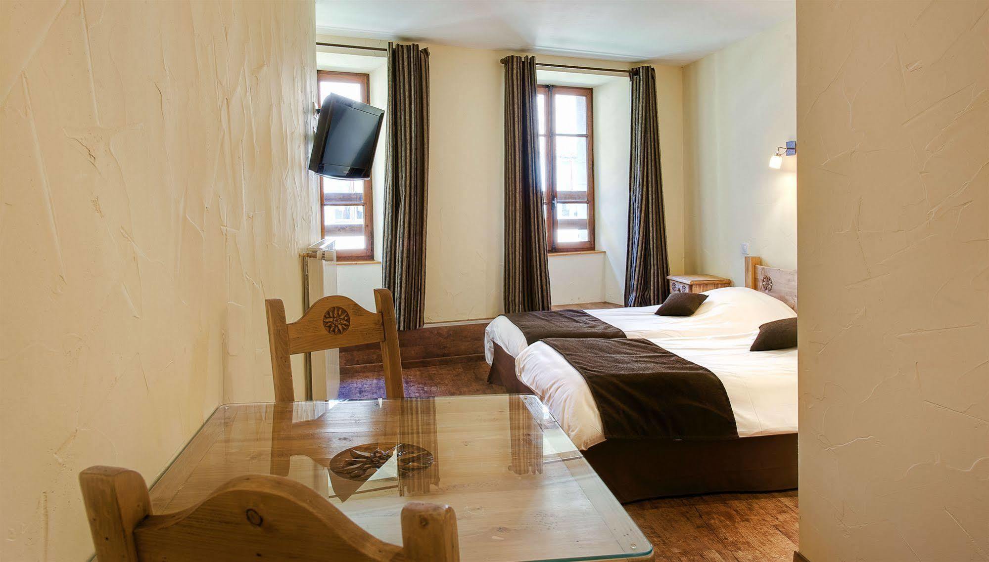 Hotel Du Commerce Тон Екстер'єр фото